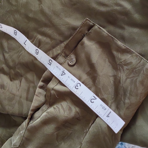 Favorite Daughter Medium Green Button Up Foliage Print Satin Top *FLAWED* - Picture 6 of 16